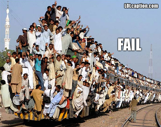 funny-fail-pics-train-overloaded-india