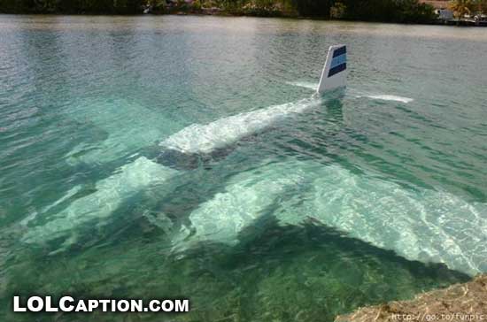 lolcaption-funny-fail-pics-Wet-Landing-twin-underwater