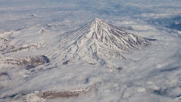 iran-jet-epic-fail-funny-photoshop-pics-mount-damavand