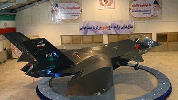 iran-stealth-bomber-epic-fails-pics-funny-photoshop-pics-fighter-jet-in-barn