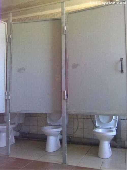 lolcaption-funny-pictures-with-captions-toilet-door-fail
